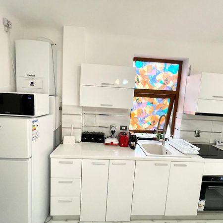 White Studio Boekarest Buitenkant foto